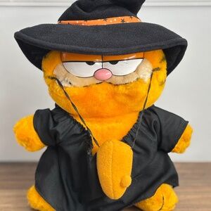 VINTAGE Stuffed GARFIELD Witchy Poo Plush Toy Halloween Witch Costume Dakin 1981